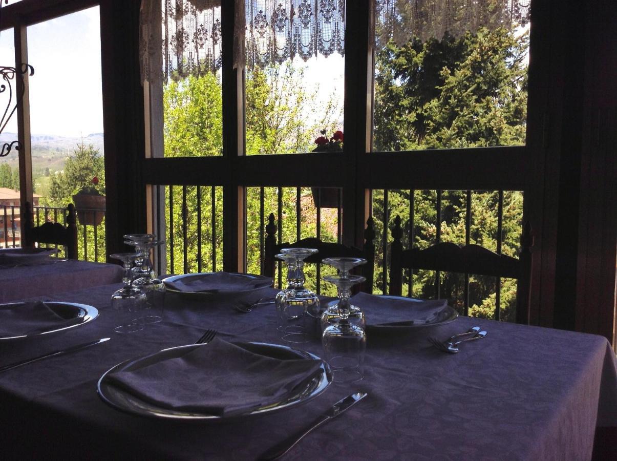 Albergo Ristorante Da Carlino Castelnuovo di Garfagnana Exterior foto